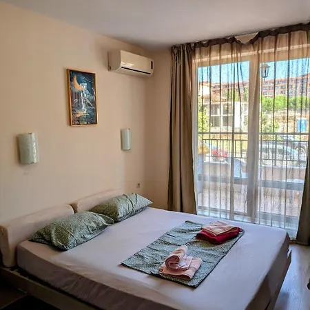 Апартаменты Family Near Beach, Pools & Star Dreams Complex Свети-Влас