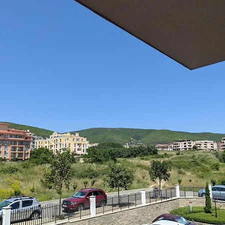 Family Near Beach, Pools & Star Dreams Complex Апартаменты Свети-Влас